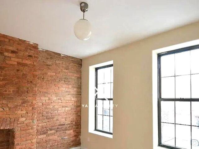2-Bedroom at 181 Graham Avenue