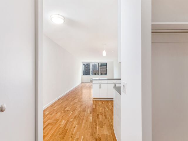 Studio at Gateway: 395 South End