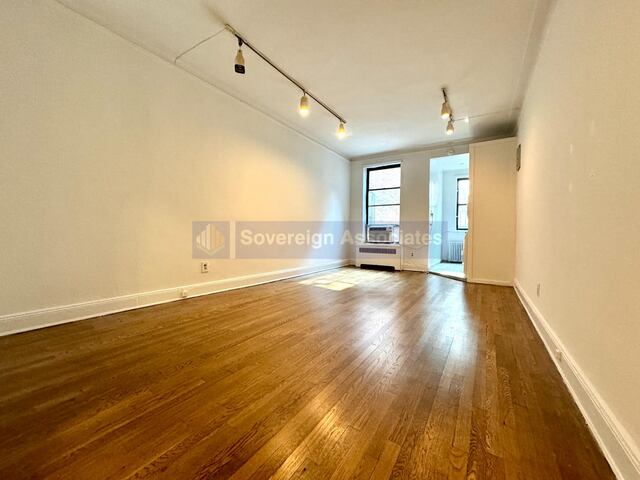 Studio at 156 East 85th Street