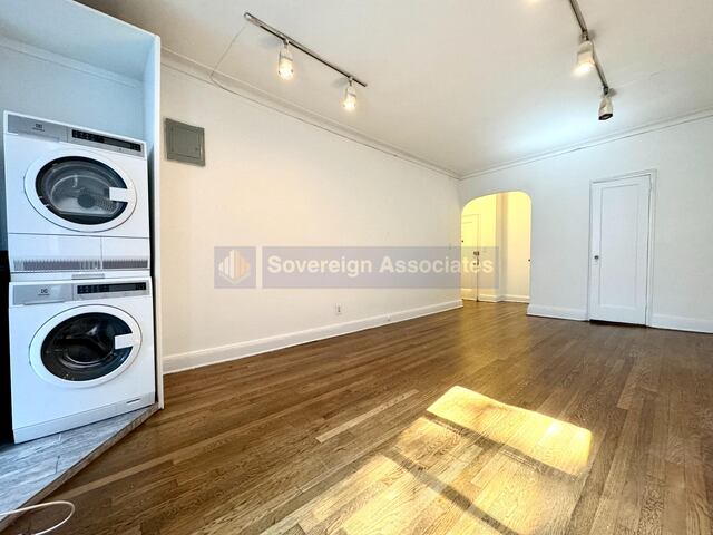 Studio at 156 East 85th Street