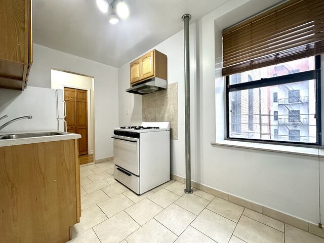 1-Bedroom at 10 Adrian Avenue