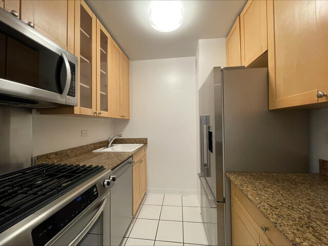1-Bedroom at Murray Hill Manor