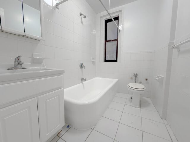 1-Bedroom at 106 Fort Washington Avenue