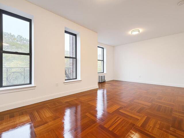 4-Bedroom at The Westbourne : 611 West 137th