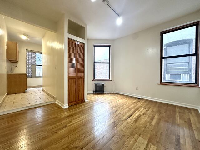 1-Bedroom at 3133 Broadway