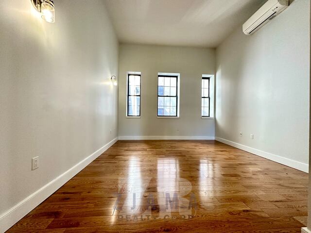 3-Bedroom at 72 Willoughby Street