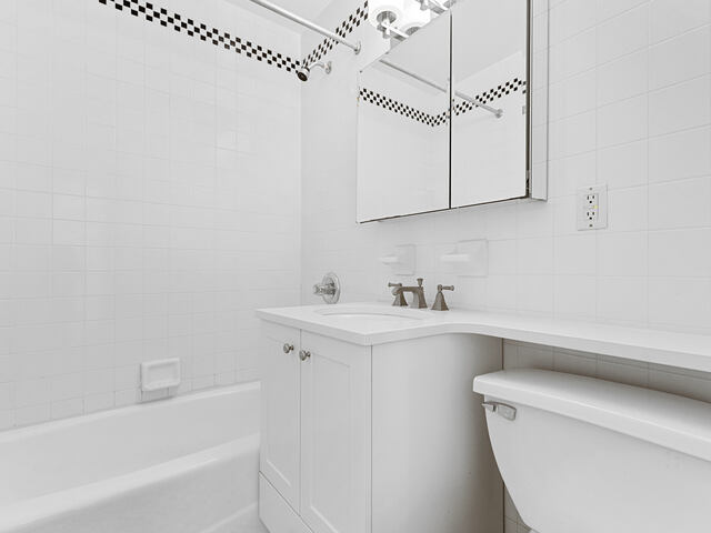 3-Bedroom at 226 East 70th Street