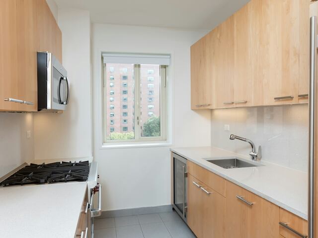 2-Bedroom at Peter Cooper Village: 7 Peter Cooper Rd