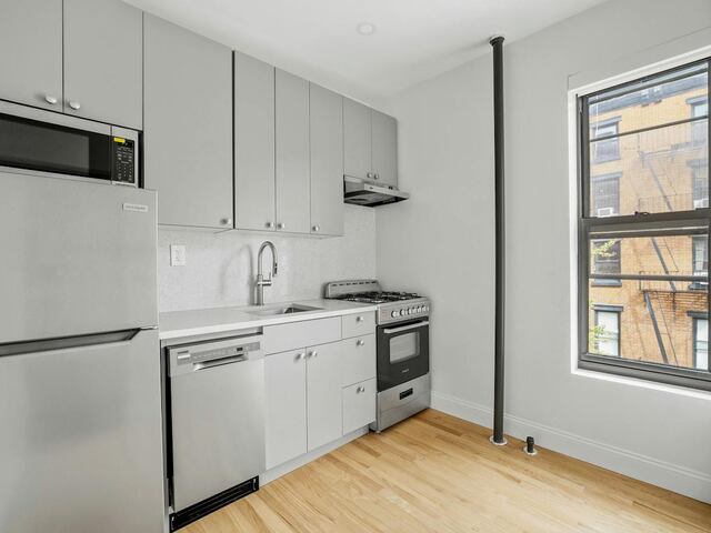 2-Bedroom at 400 Bleecker Street