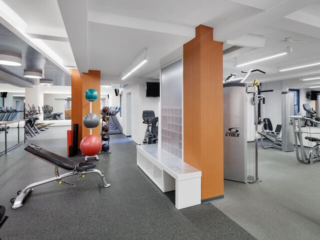 Studio at London Terrace Gardens: 450 West 24th