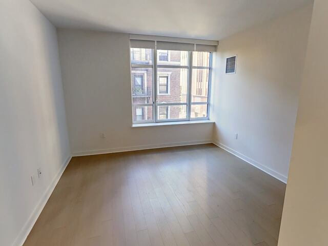 1-Bedroom at Hoyt and Horn