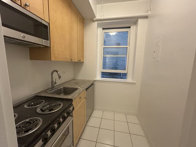 Studio at Manhattan East: 223 East 66th