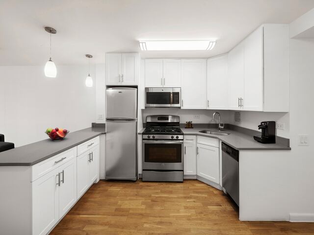 Studio at Gateway: 395 South End