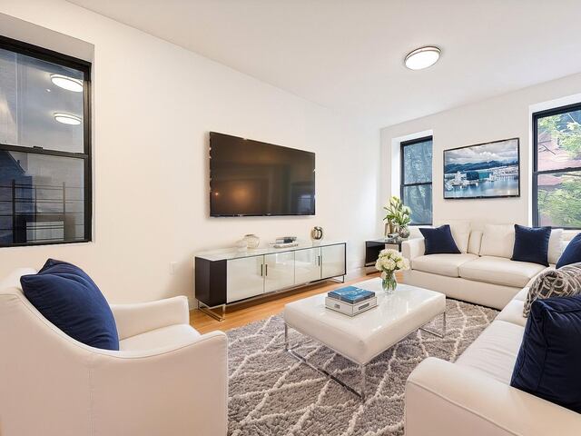 2-Bedroom at The Westbourne : 605 West 137th