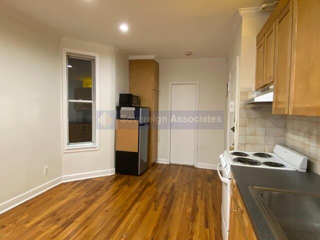 Studio at 527 West 48th Street