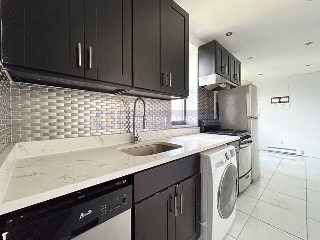 3-Bedroom at 953 Columbus Ave