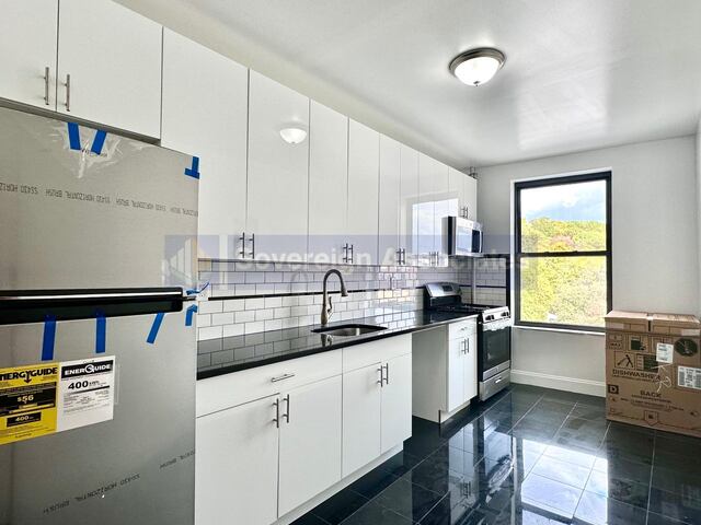 2-Bedroom at 1803 Riverside Drive