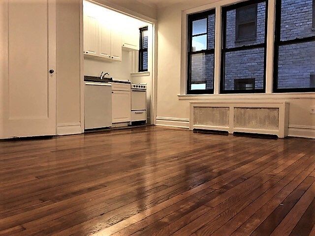 Studio at 404 East 55th Street