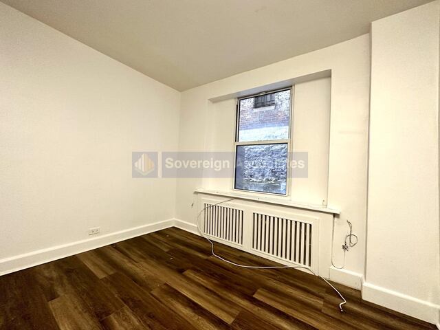 1-Bedroom at 4300 Broadway