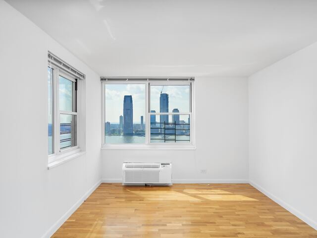 3-Bedroom at Gateway: 375 South End