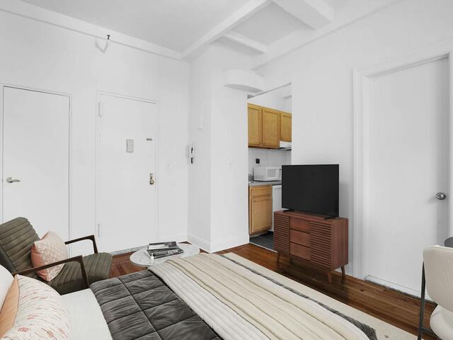 Studio at 19 West 69th Street