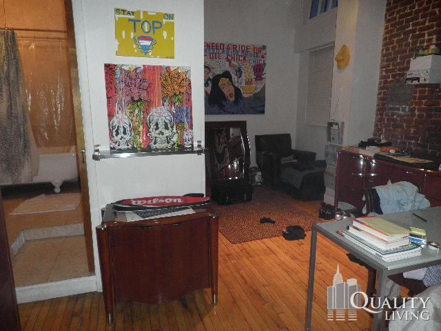 4-Bedroom at 579 Broadway