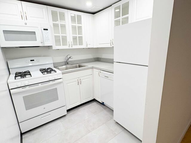 2-Bedroom at Delmonico's Building