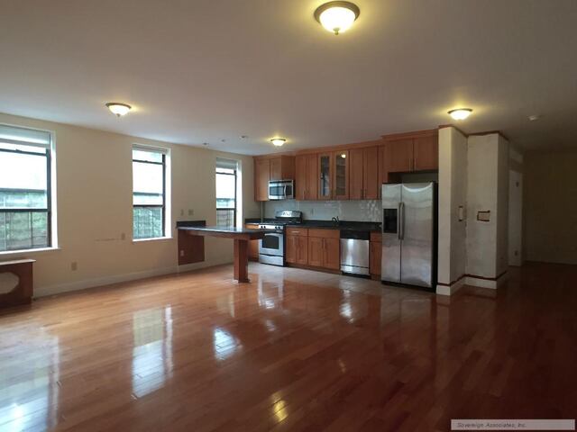 3-Bedroom at 1803 Riverside Drive