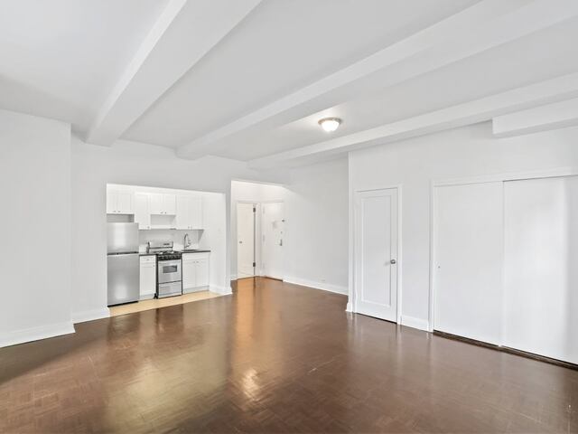 Studio at South Pierre (aka 160 West 71st)