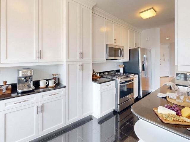 2-Bedroom at One Lincoln Plaza