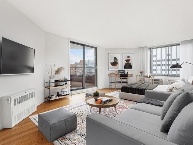 Studio at Kips Bay Court : 490 Second Ave