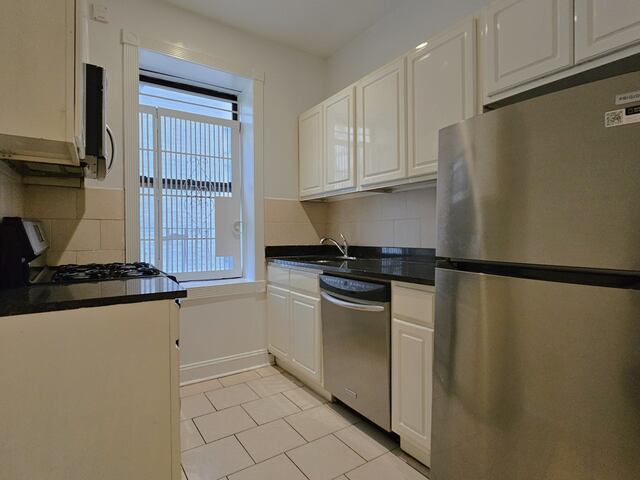 3-Bedroom at 280 Fort Washington Avenue