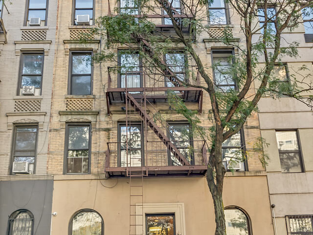 1-Bedroom at 414 West 49th Street