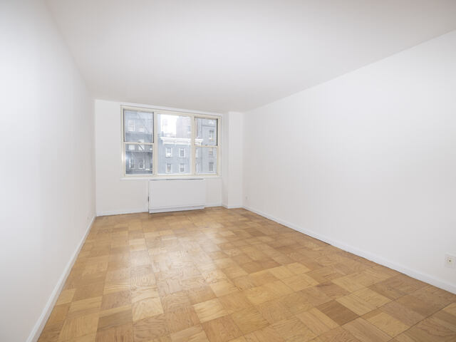 1-Bedroom at Murray Hill Manor