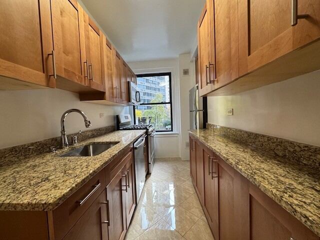 1-Bedroom at 405 East 54th Street