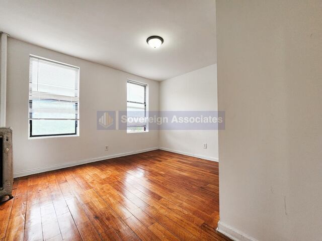 4-Bedroom at 3620 Broadway