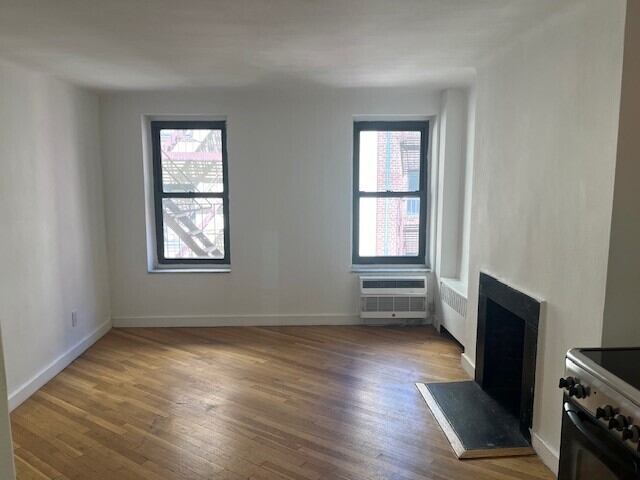 Studio at Sullivan Mews: 113 Sullivan