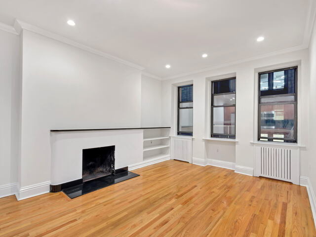 2-Bedroom at 121 Madison Avenue