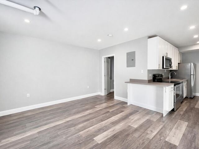 2-Bedroom at 121 Vermilyea Avenue