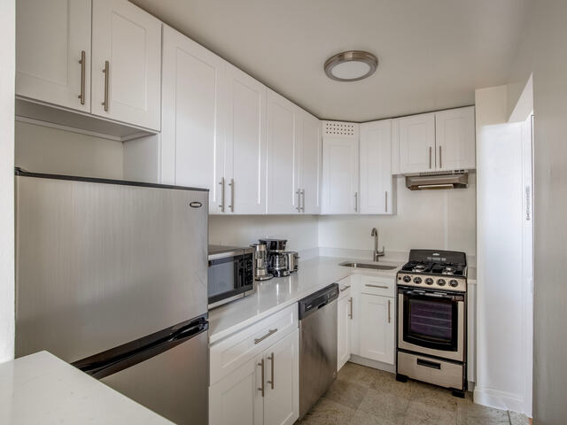2-Bedroom at 123 East 54th Street