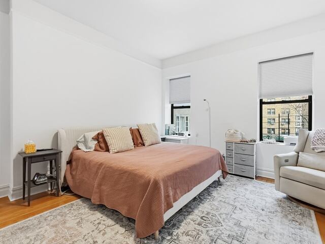 2-Bedroom at 305 Riverside Drive