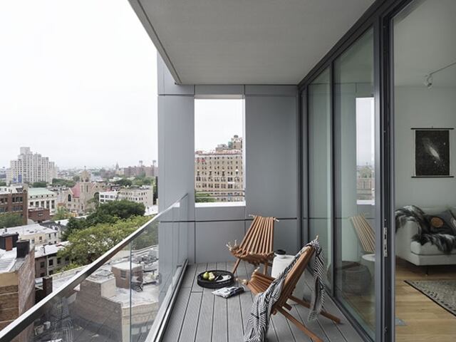 2-Bedroom at 300 Ashland Place