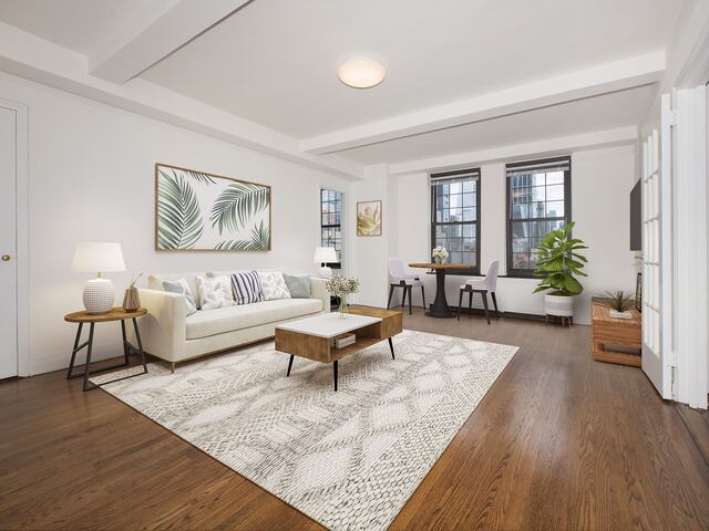 Studio at London Terrace Gardens: 430 West 24th