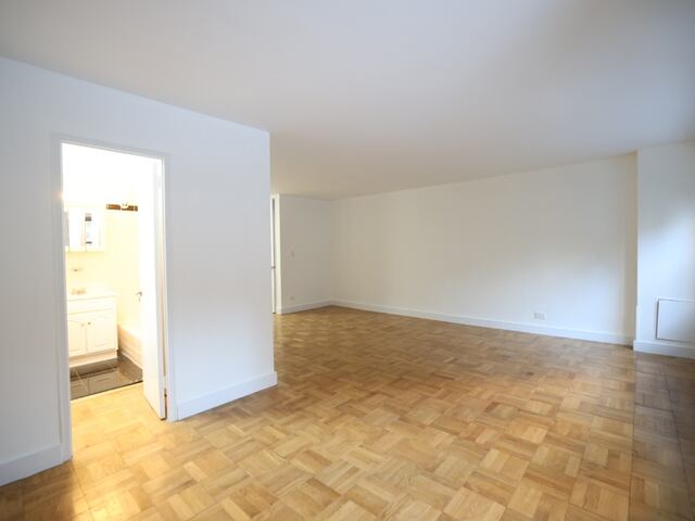 Studio at Lexington Towers