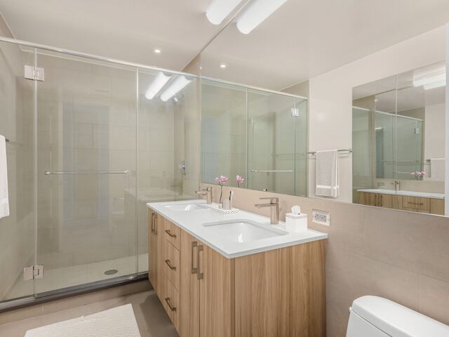 3-Bedroom at New York by Gehry