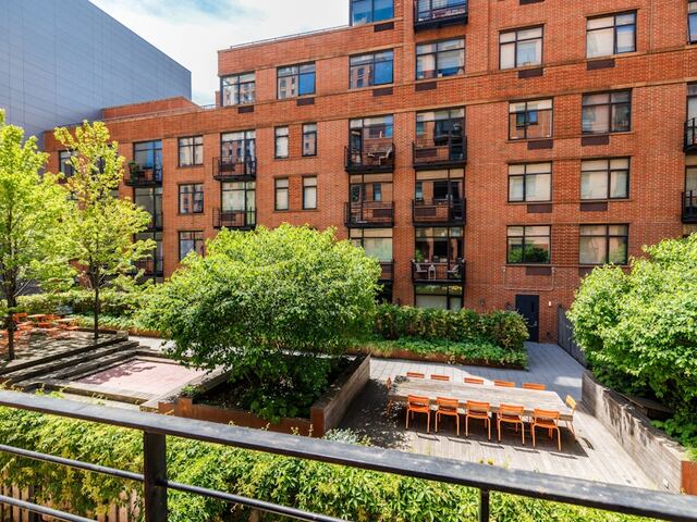 1-Bedroom at Court House Apartments