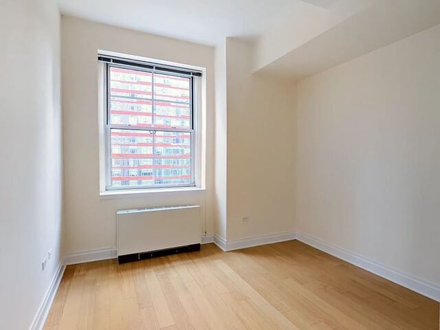 21 West Street photo