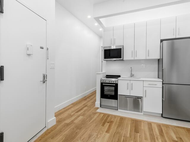 2-Bedroom at 9 Stanton Street