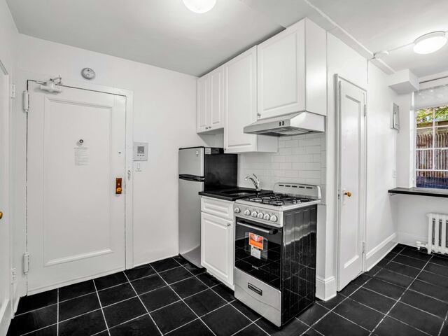 Studio at 433 West 21st Street