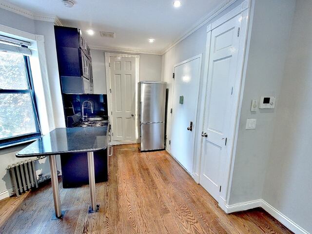 1-Bedroom at 325 East 5th Street